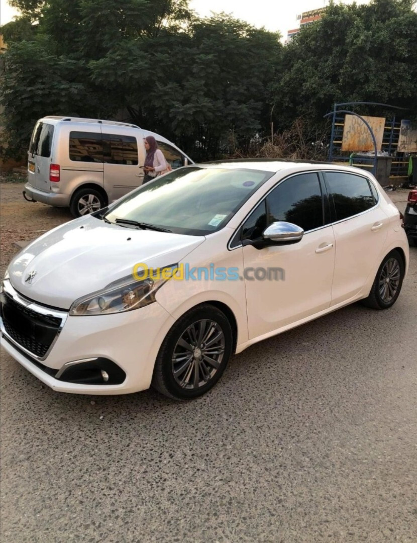 Peugeot 208 2015 Allure Facelift