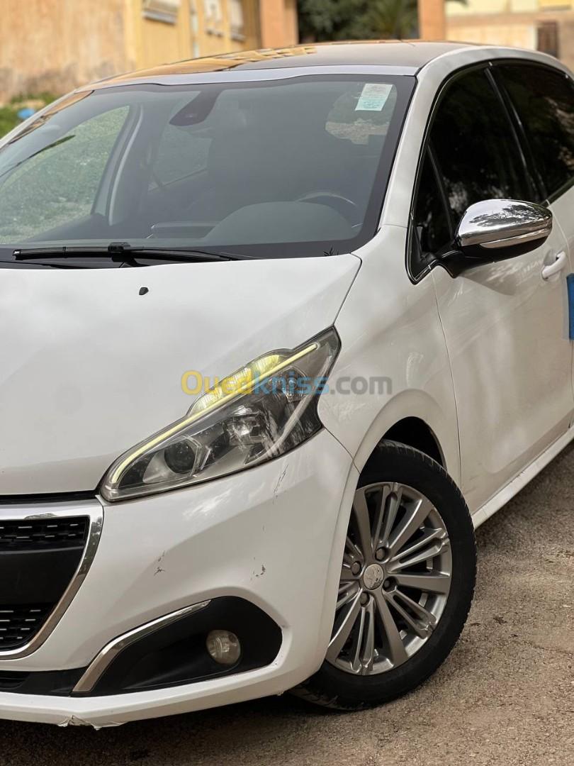 Peugeot 208 2015 208