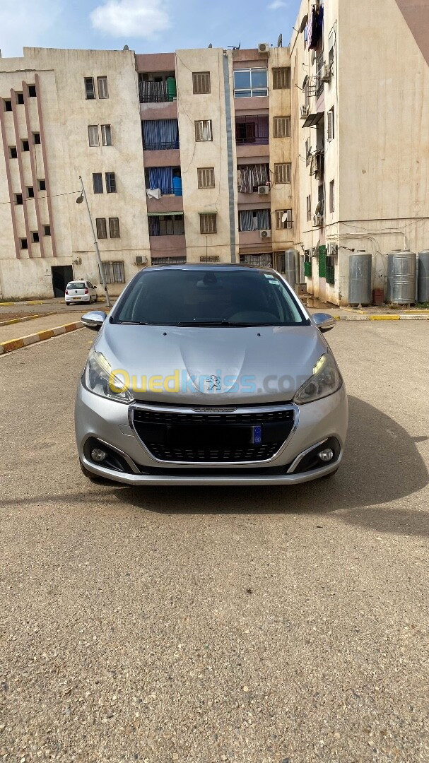 Peugeot 208 2015 Allure Facelift