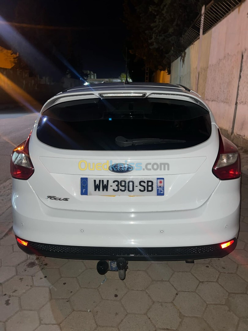 Ford Focus 5 portes 2012 Titanium