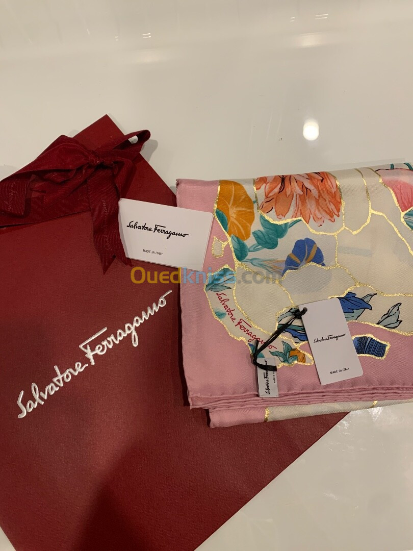 Foulard (Carré de soie) Salvatore Ferragamo