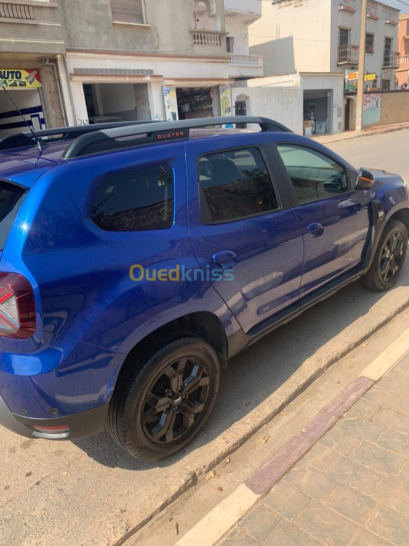 Dacia duster 2023 gold