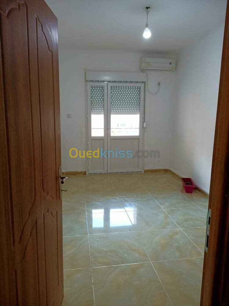 Location Appartement F5 Oran Sidi chami