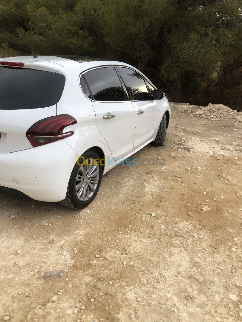 Peugeot 208 2017 Allure Facelift