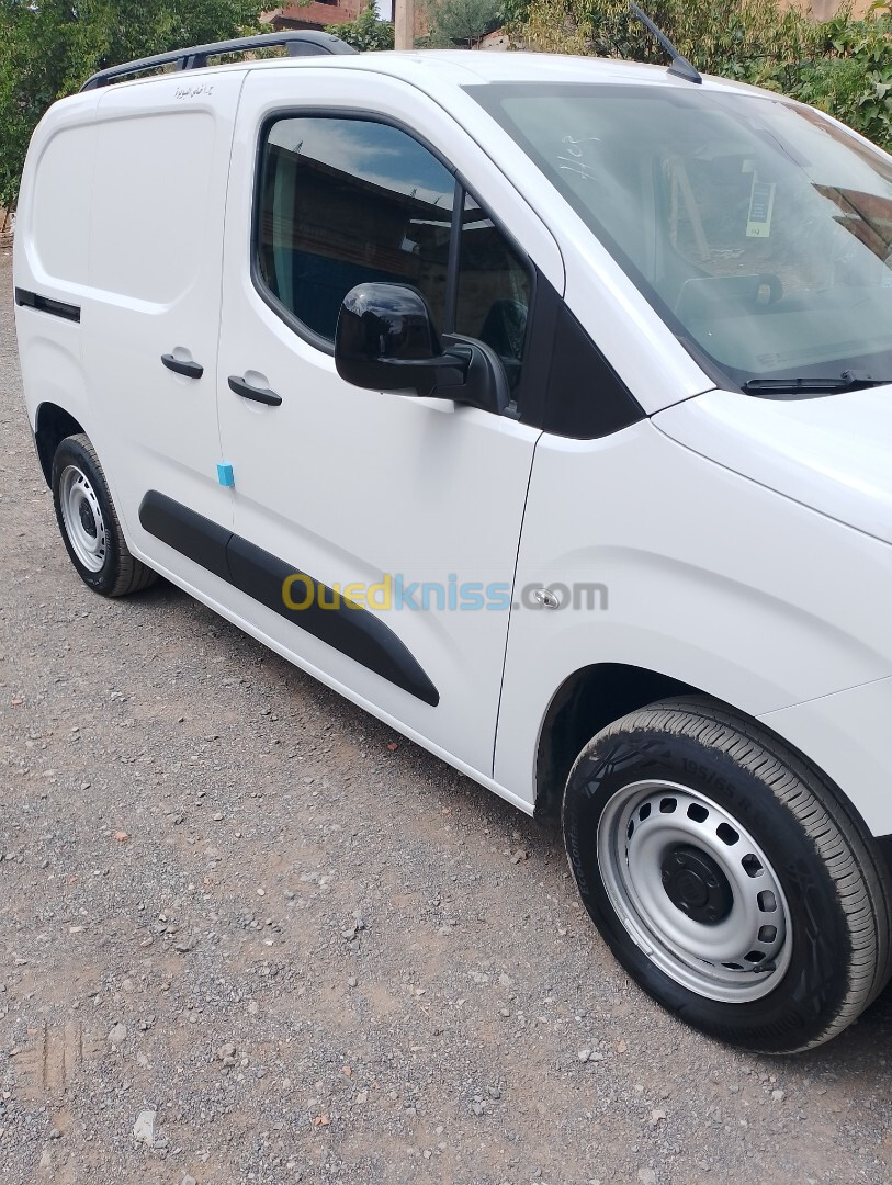 Fiat Professional Doblo 2024 Italie