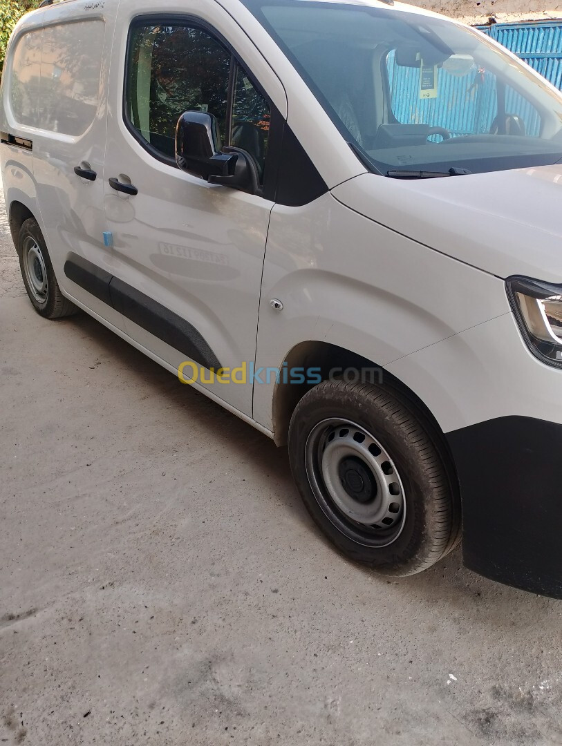 Fiat Professional Doblo 2024 Italie