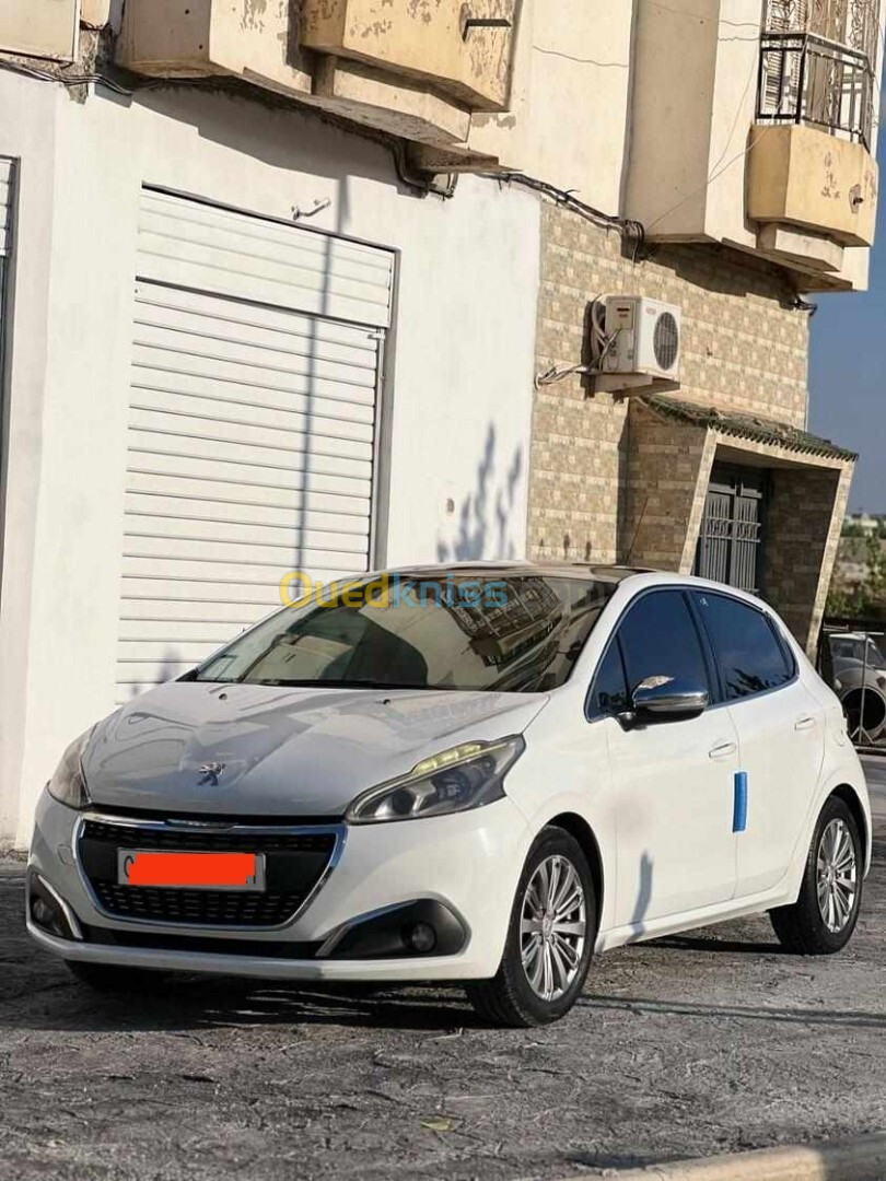 Peugeot 208 2016 