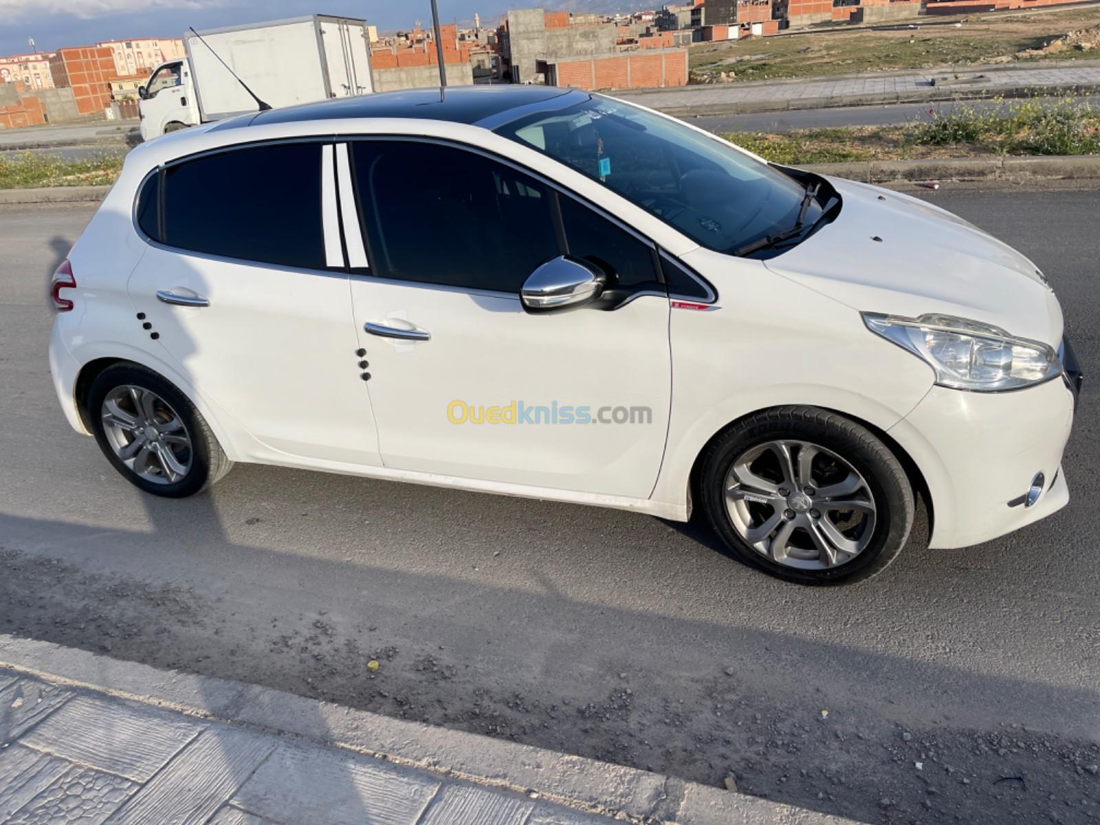 Peugeot 208 2015 Allure