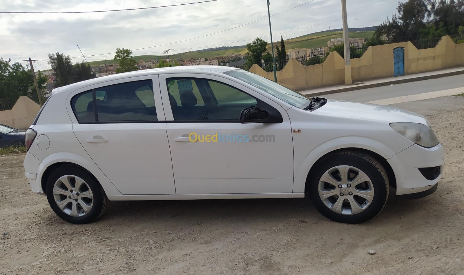 Opel Astra 2010 H