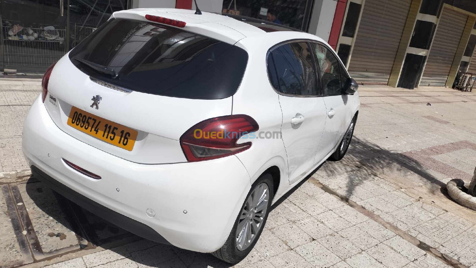 Peugeot 208 2015 Access Facelift