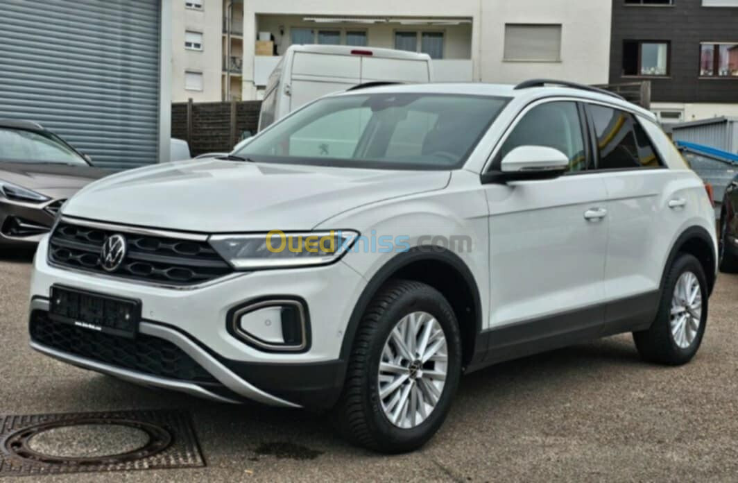 Volkswagen T-Roc 2023 اصلية