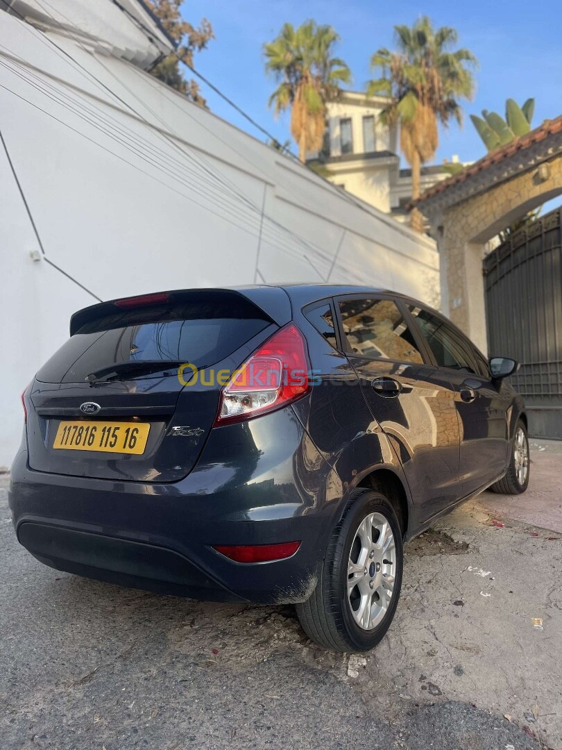 Ford Fiesta 2015 Titanium 