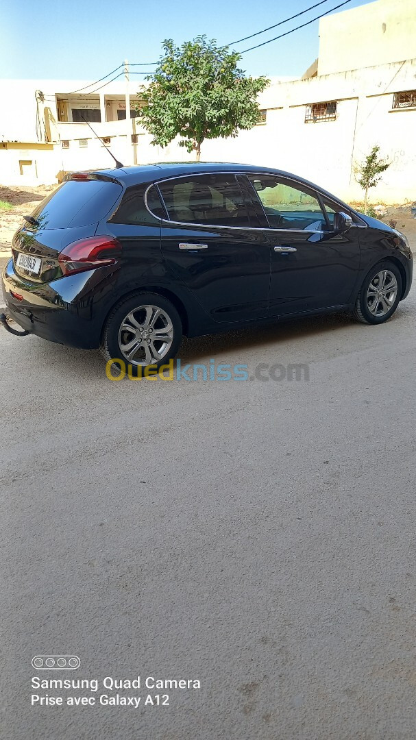 Peugeot 208 2014 Allure