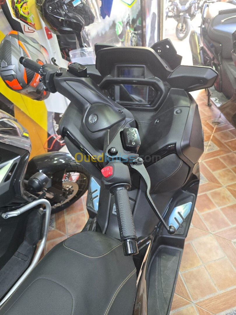 Yamaha Xmax 300 2024