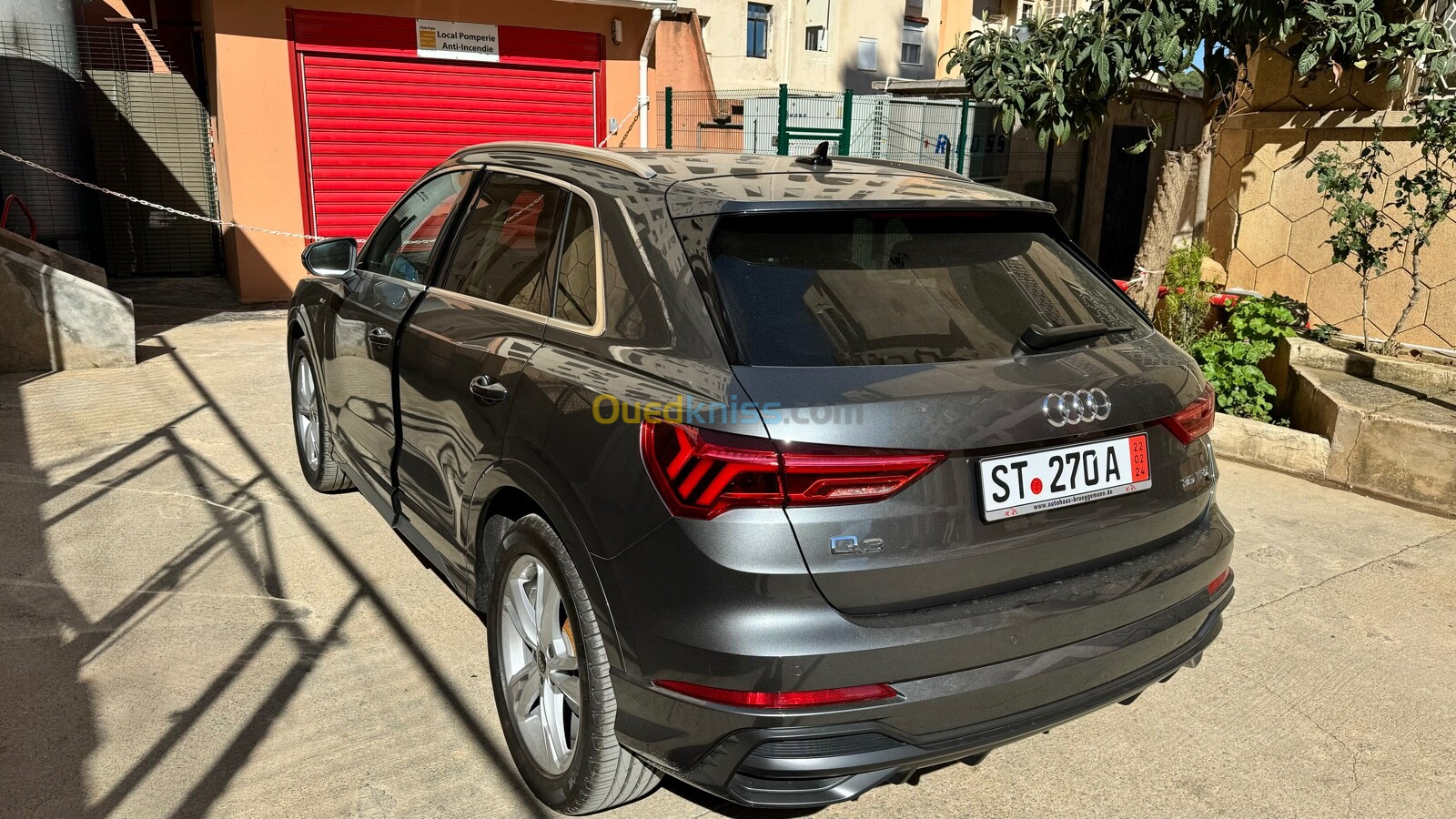 Audi Q3 2023 S-LINE