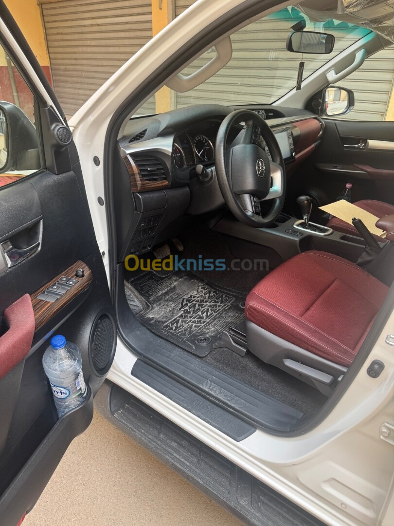 Toyota Hilux 2023 LEGEND DC 4x4 pack Luxe