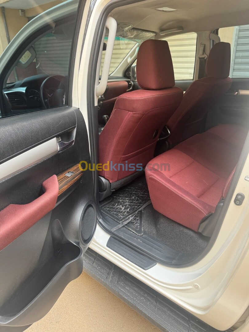 Toyota Hilux 2023 LEGEND DC 4x4 pack Luxe