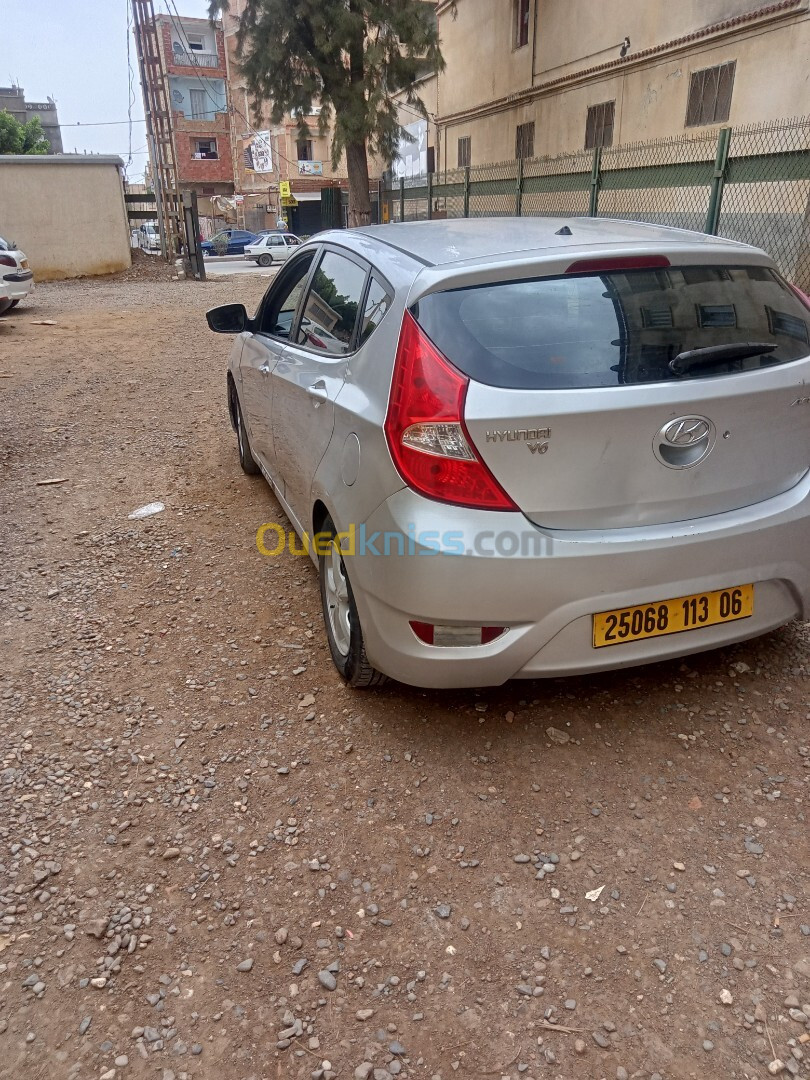 Hyundai Accent RB  4 portes 2013 Préstige