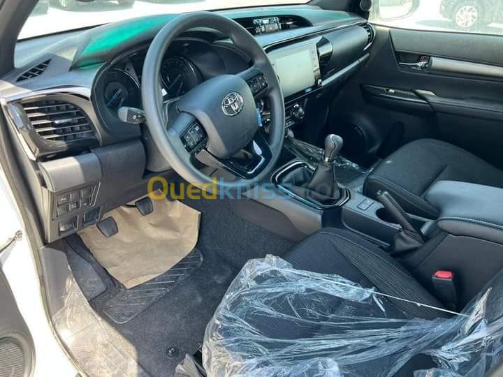 Toyota Hilux 2023 ادفنشر 2.8 2023