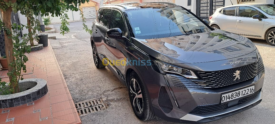 Peugeot 5008 2022 Gف