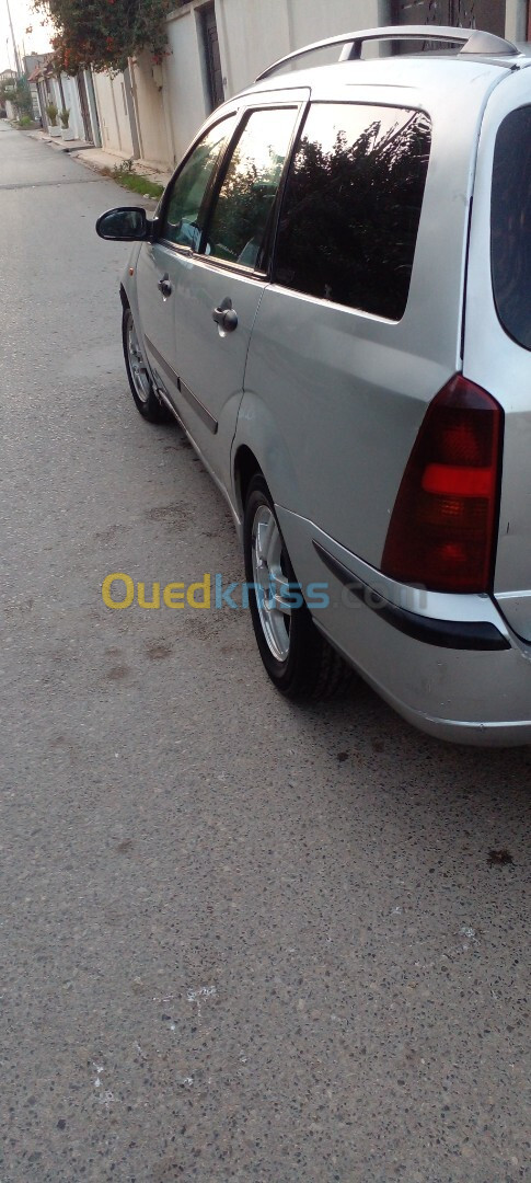 Ford Focus 5 portes 2001 