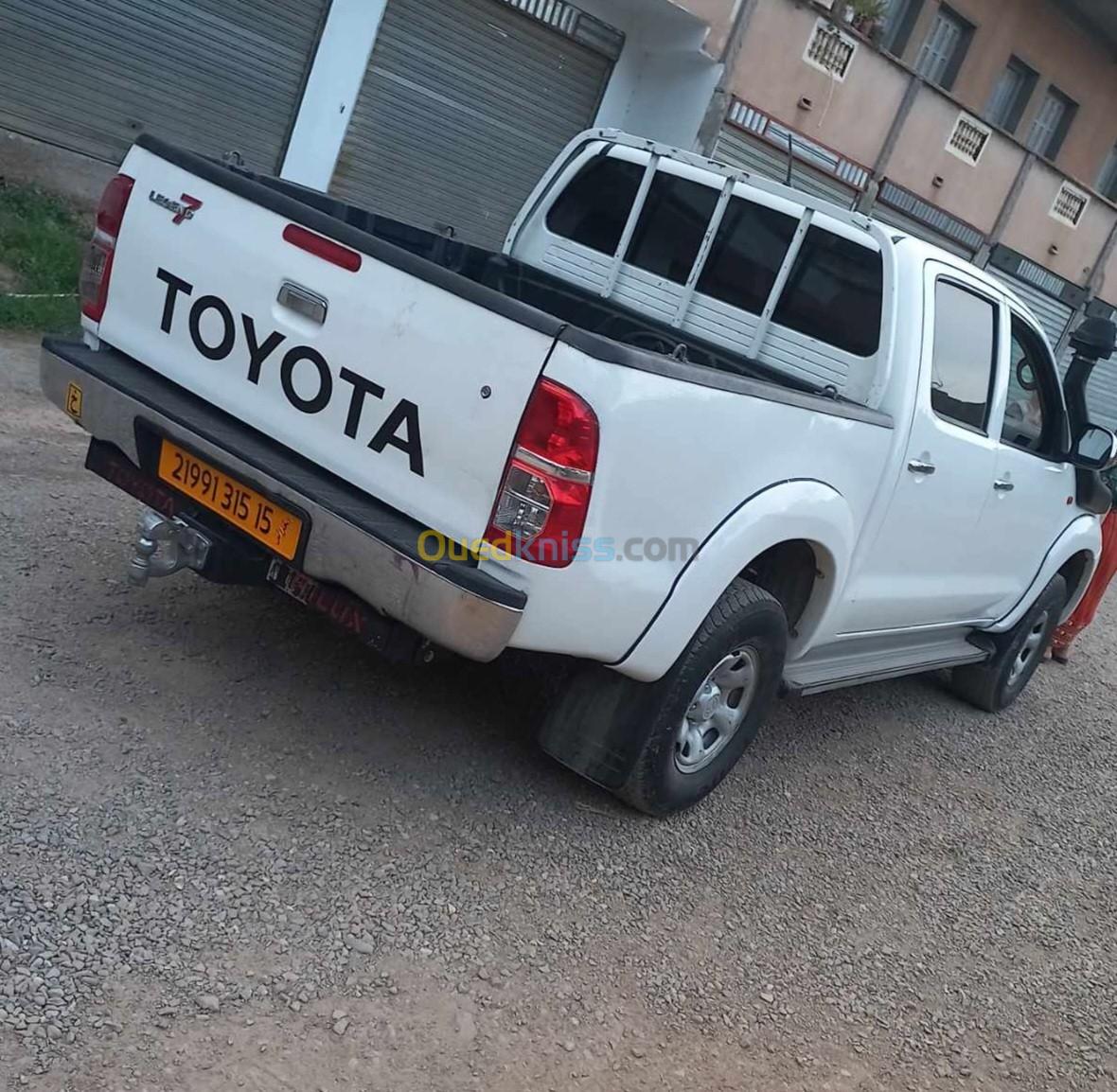 Toyota Hilux 2015 LEGEND DC 4x4