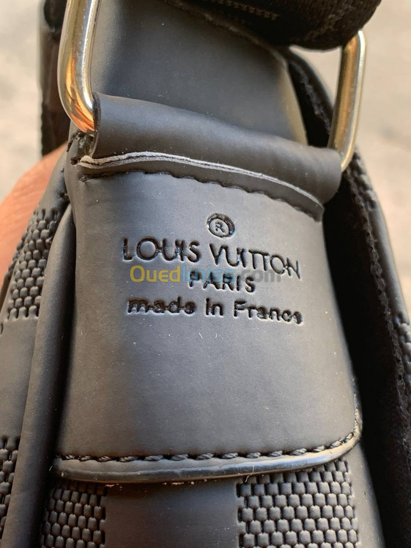 Sac facteur  LOUIS VUITTON