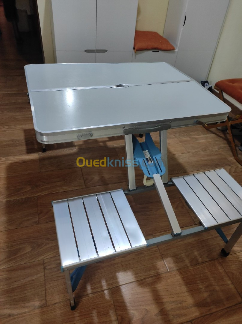 Table pliable aluminium. 