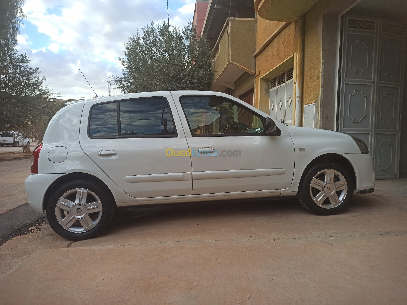 Renault Clio 3 2015 Fayclifte