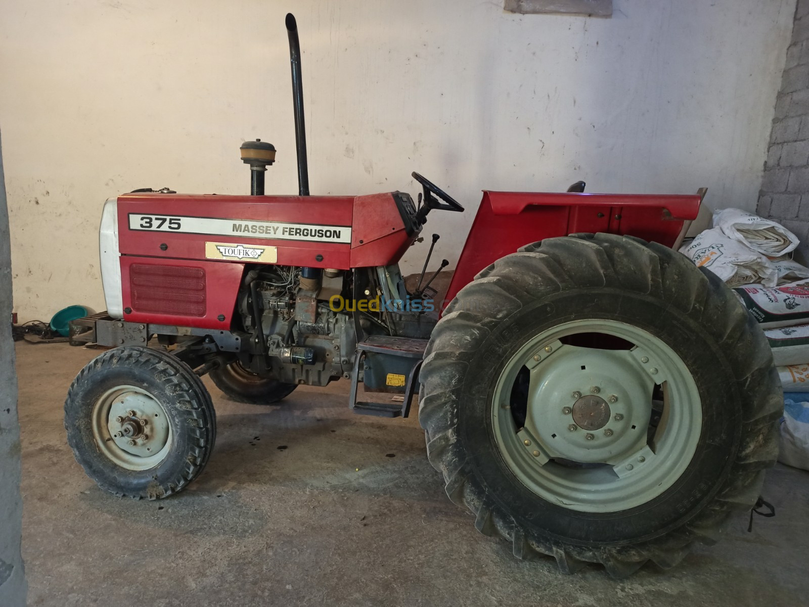 MASSEY FERGUSON 375 2013