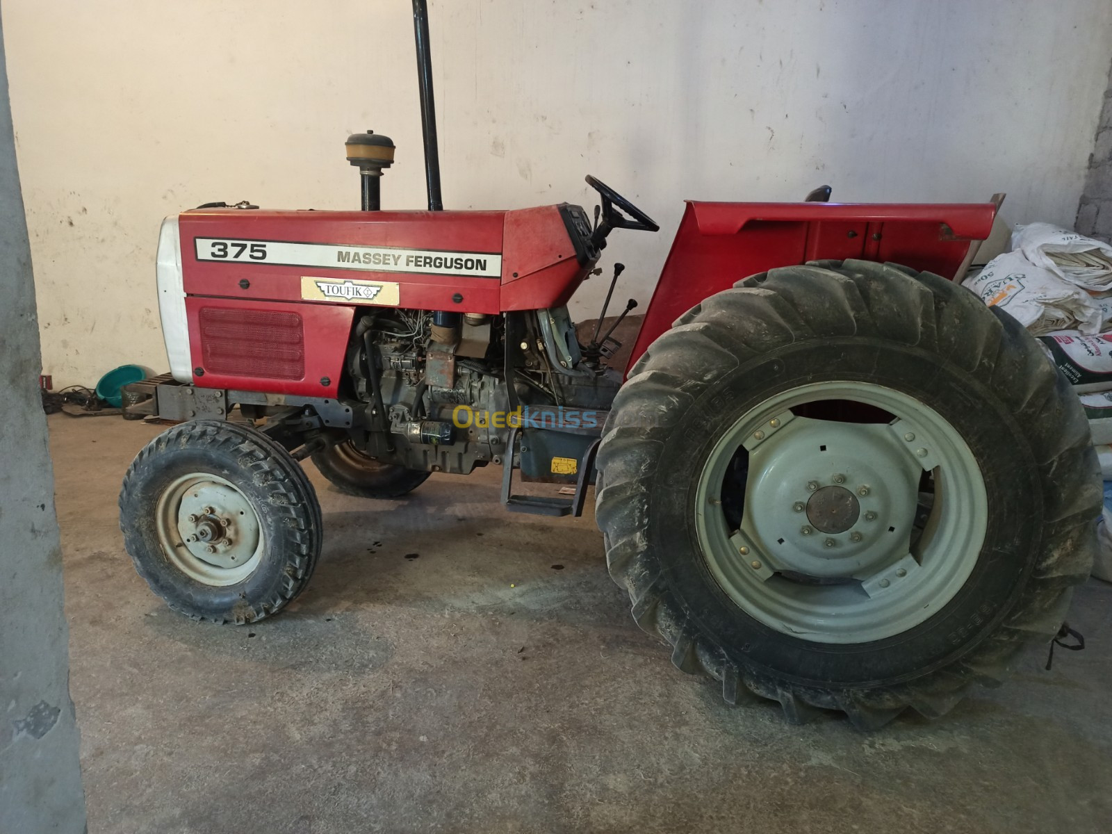 MASSEY FERGUSON 375 2013