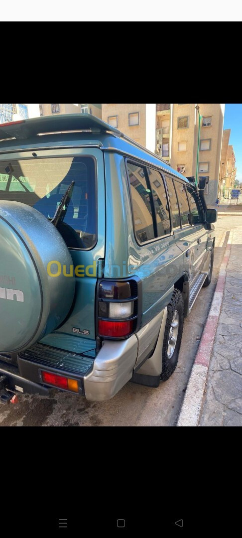 Mitsubishi Pajero Court 2000 Pajero langue