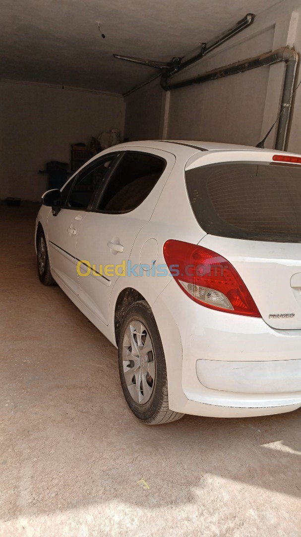 Peugeot 207 2013 207+