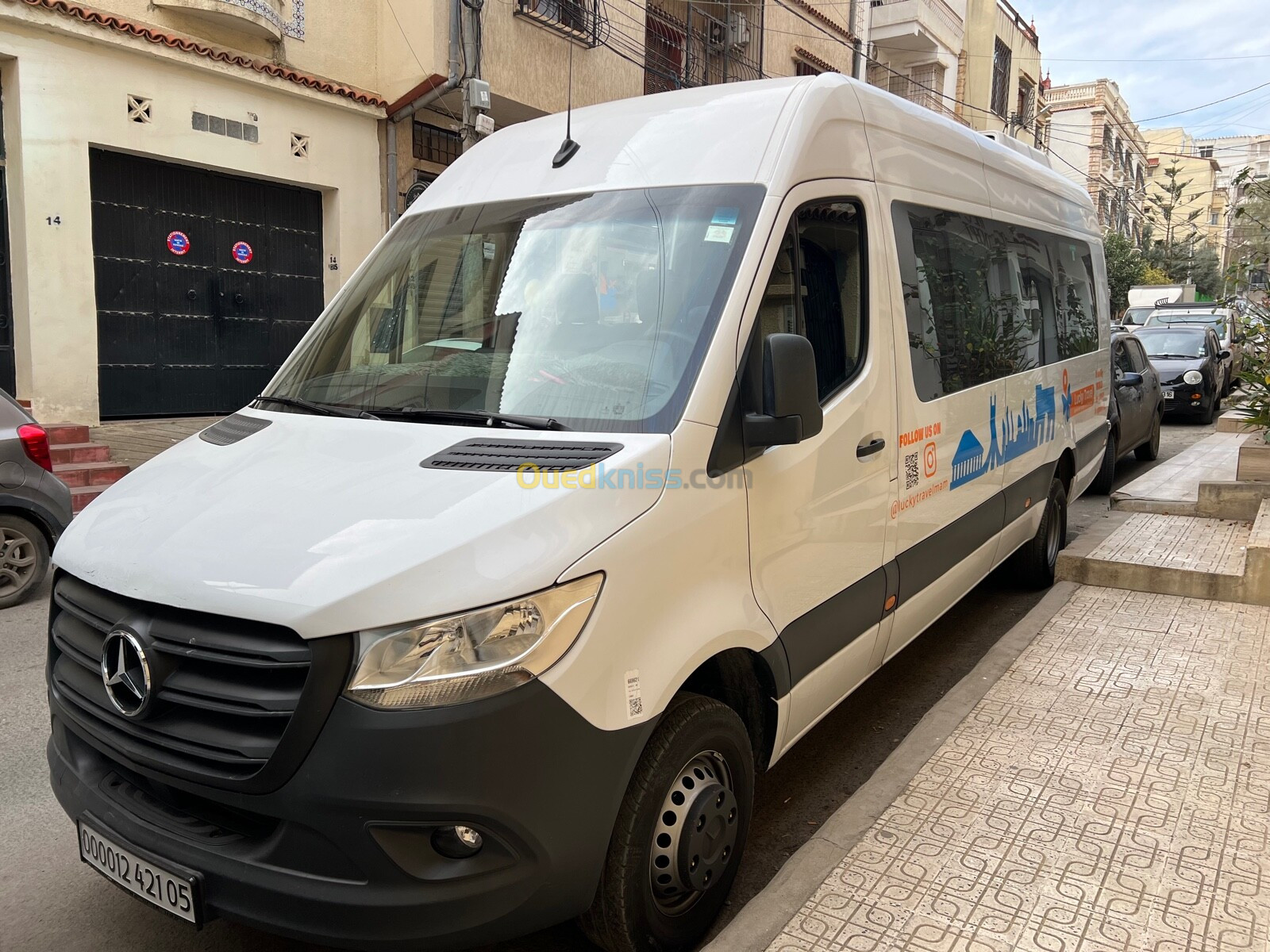 Location d'un minibus Sprinter 23 places-حافلة صغيرة للكراء من نوع مرسيدس سبرينتر تتسع لـ 23 راكبًا