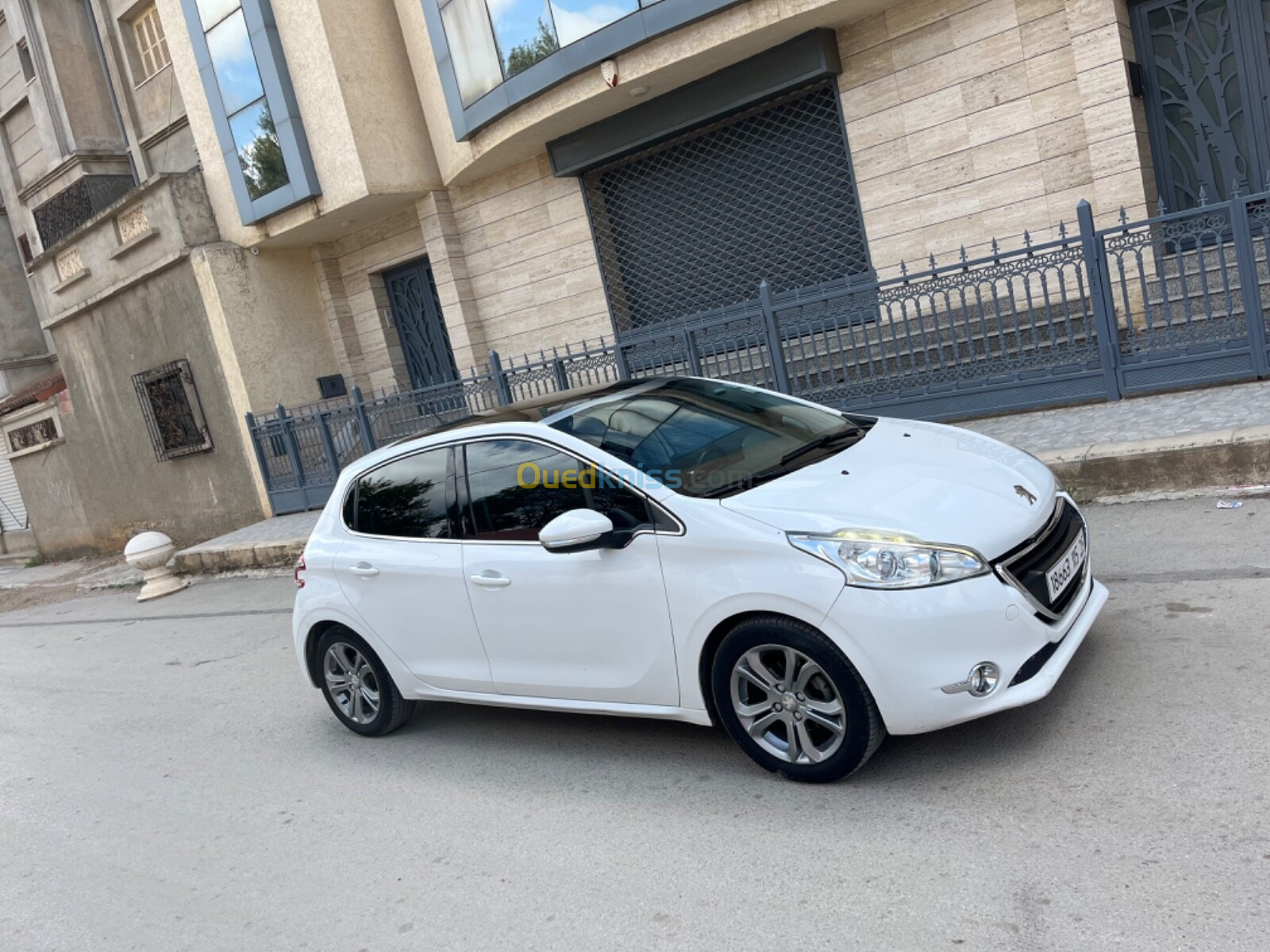 Peugeot 208 2015 Allure