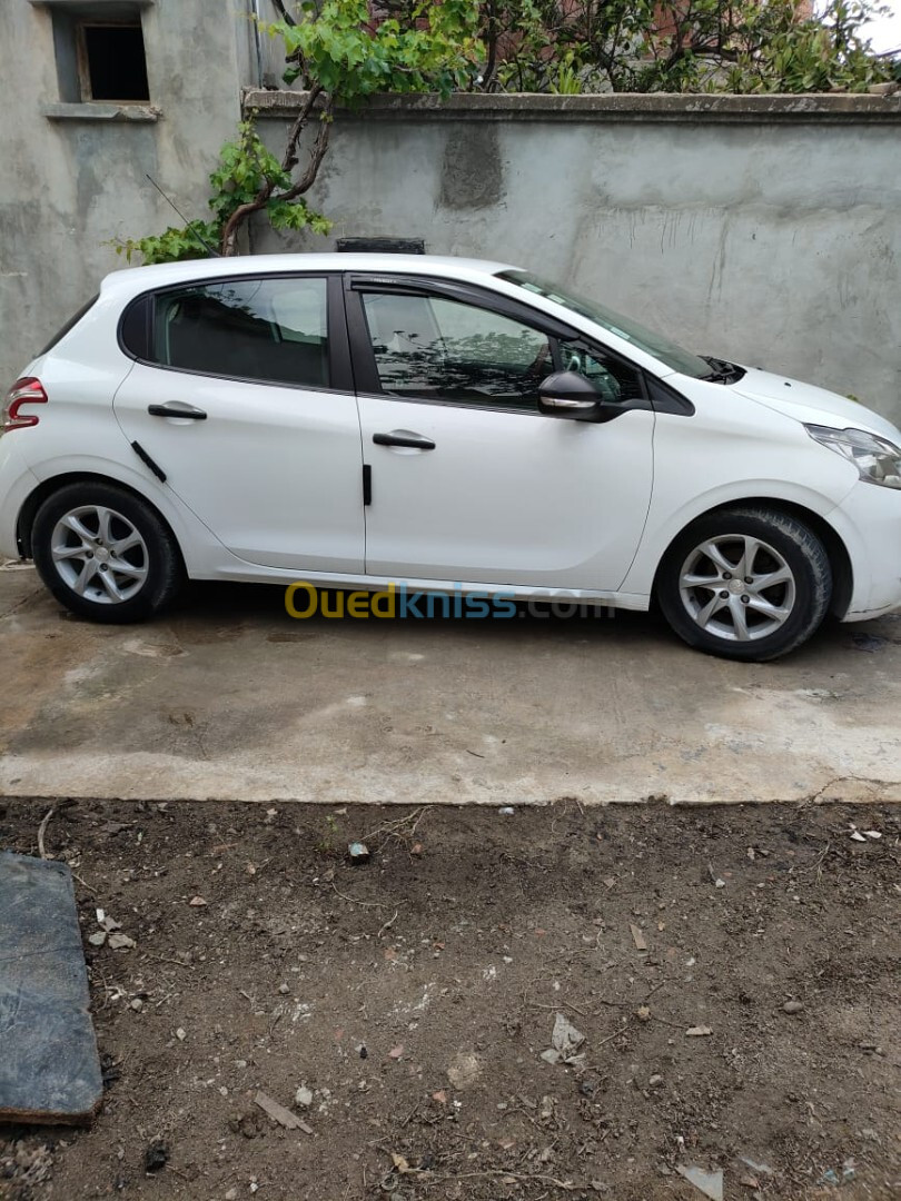 Peugeot 208 2015 Access Facelift