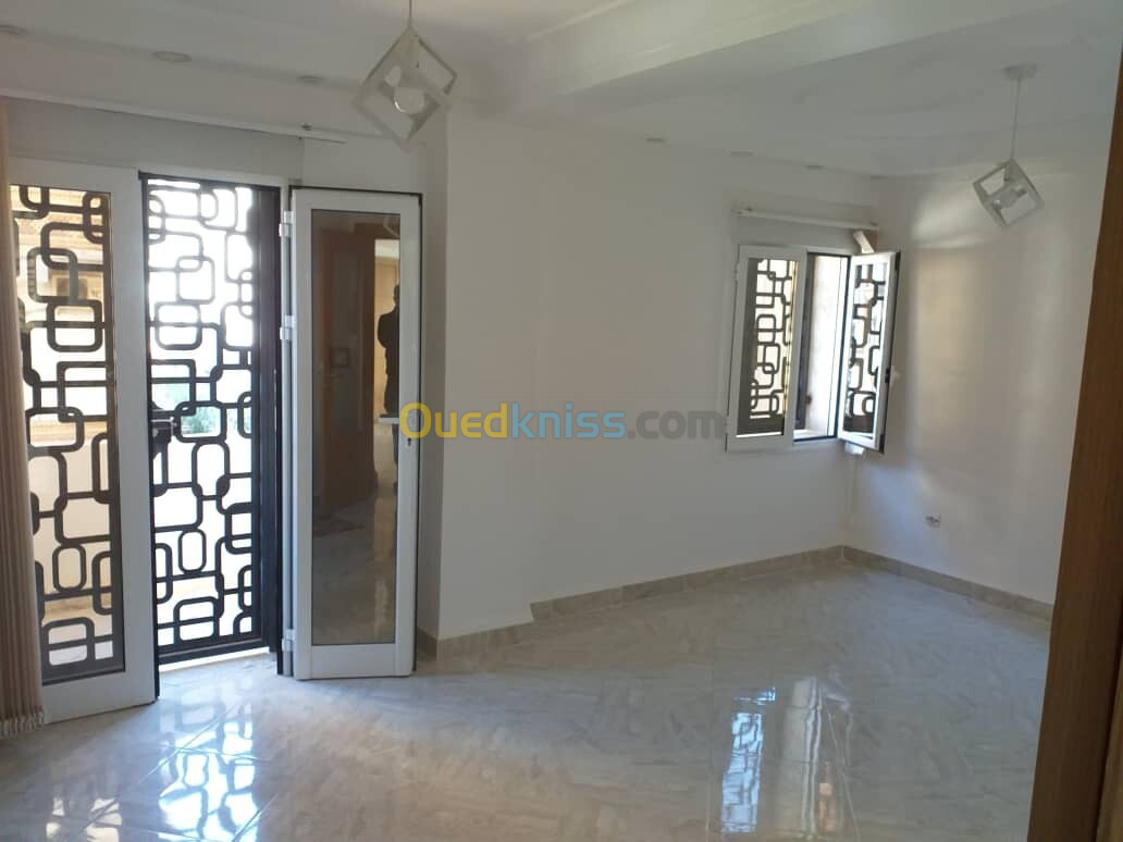 Location Appartement F4 Alger Draria