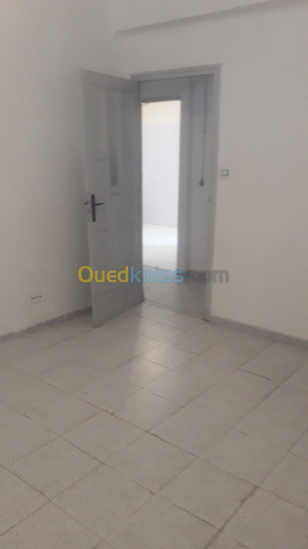 Location Appartement F3 Alger Ain benian