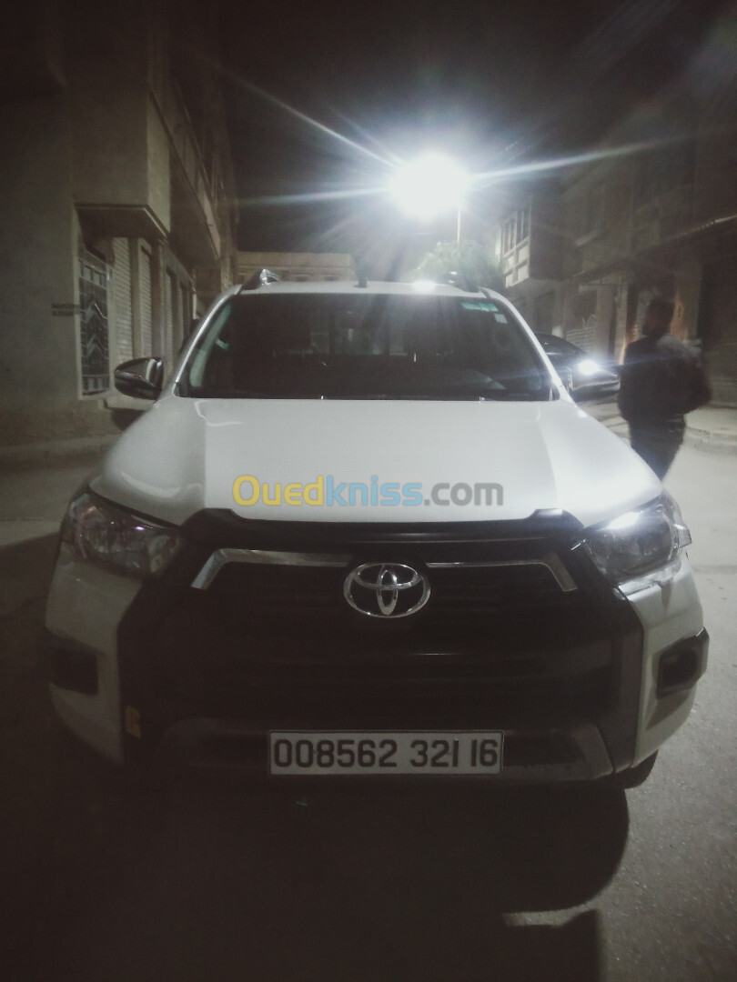 Toyota Hilux 2021 rivo 4*4