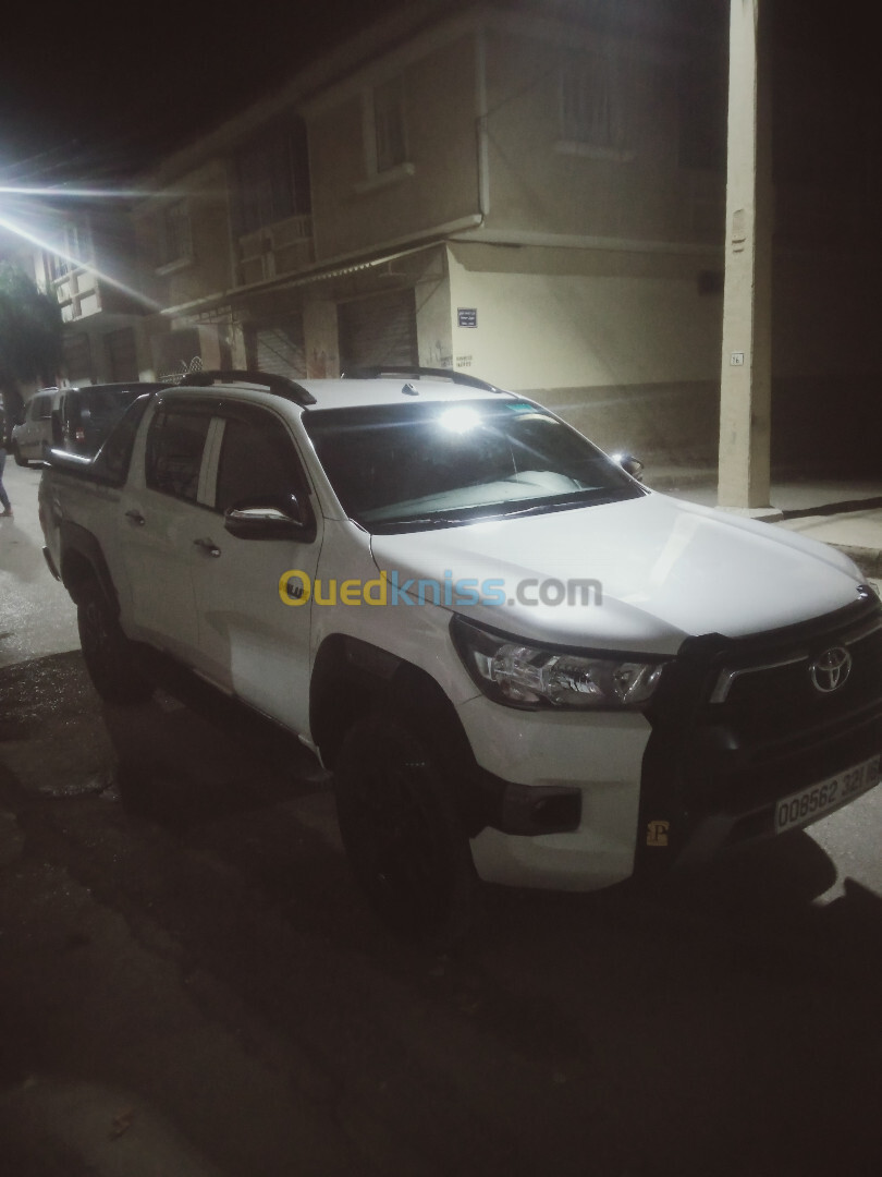 Toyota Hilux 2021 rivo 4*4