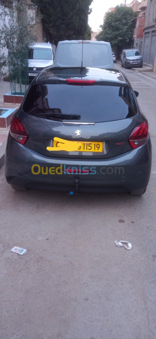 Peugeot 208 2015 Allure Facelift