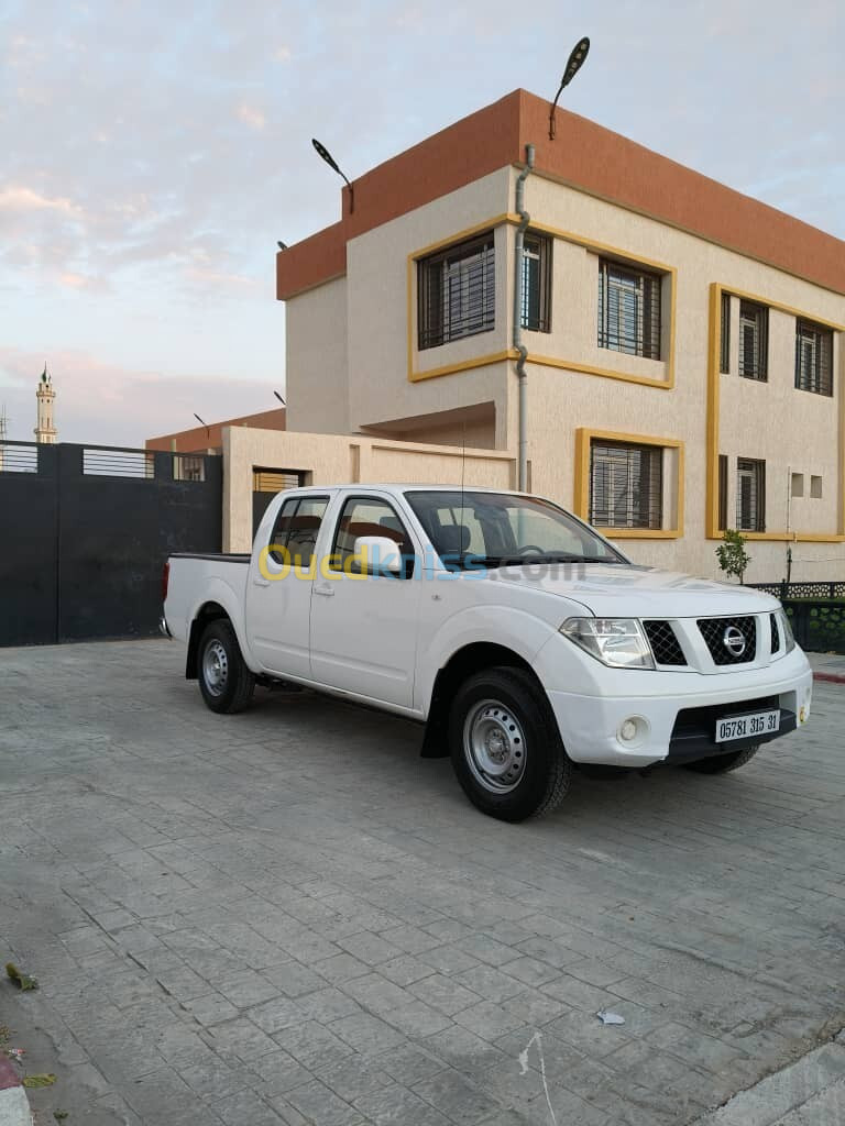 Nissan Navara 2015 Elegance 4x2