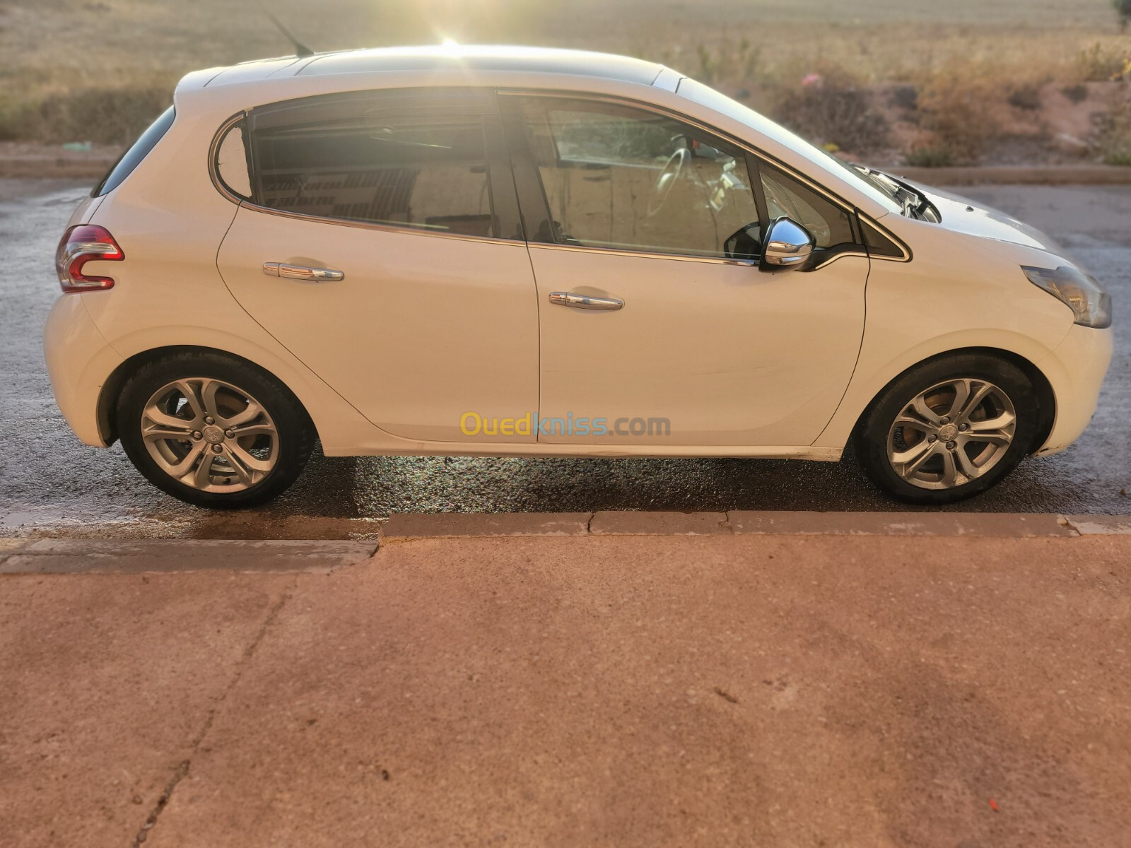 Peugeot 208 2015 Allure