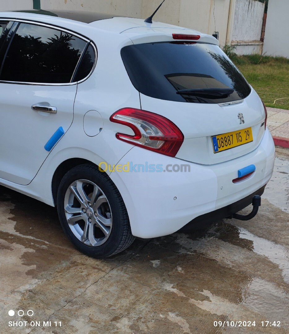 Peugeot 208 2015 Allure