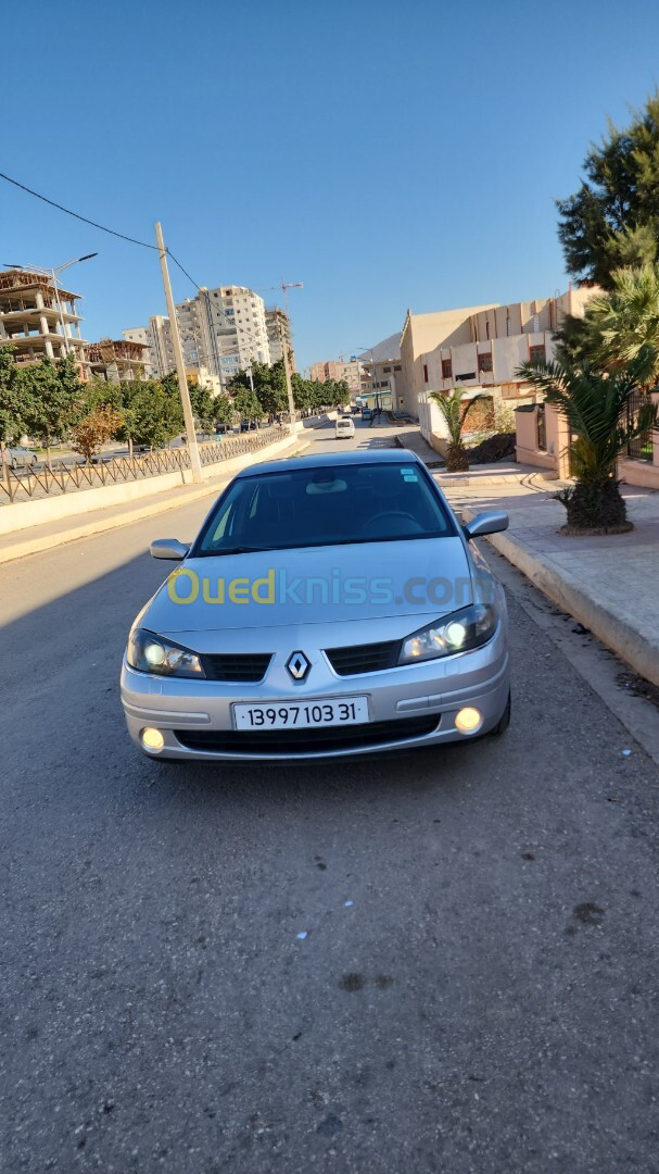 Renault Laguna 2 2003 Initial