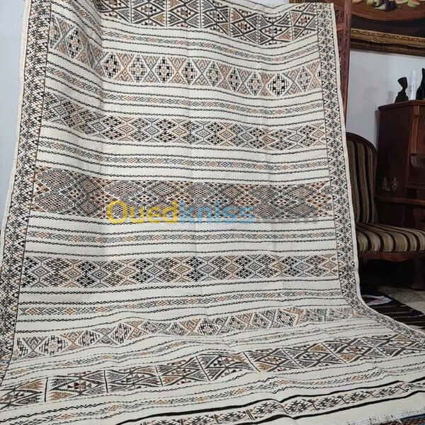 Grand tapis tissage main laine de mouton 