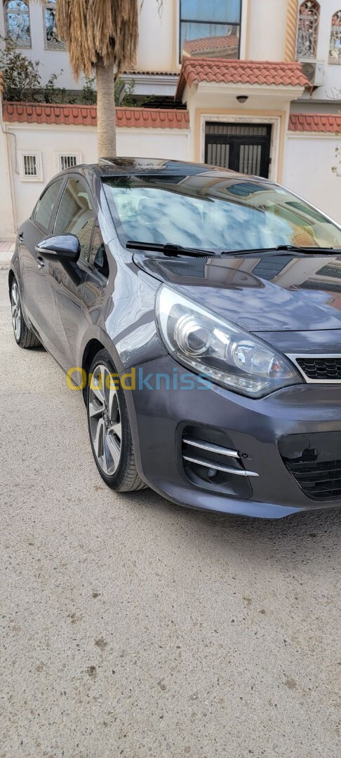 Kia Rio 5 portes 2015 Funny Facelift 