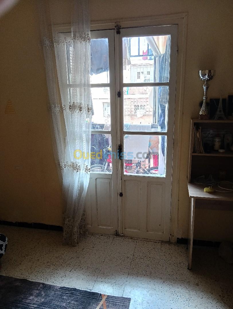 Cherche achat Appartement F4 Blida Blida