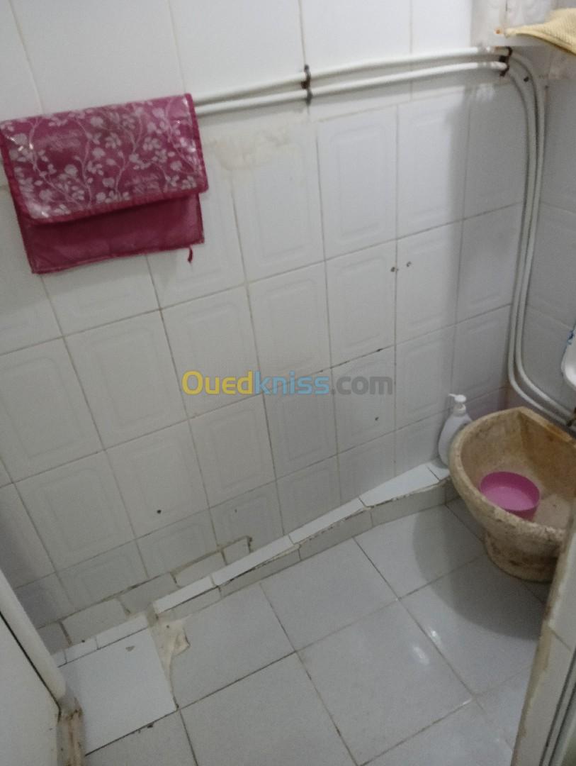 Cherche achat Appartement F4 Blida Blida