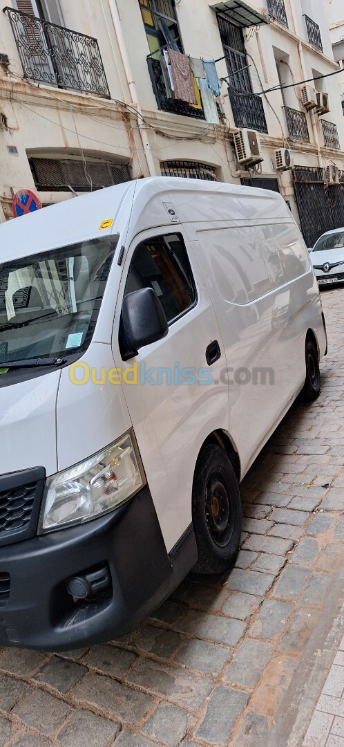 Nissan Urvan 2015 